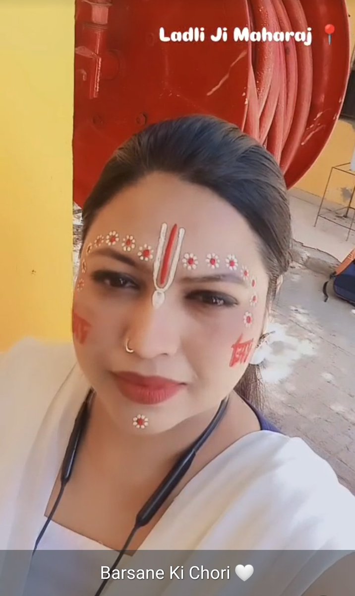 ebrahimpipermi1's tweet photo. Barsane ki chori 🙏🙏🙏❤️
#Thursday
#outfitoftheday 
#traditional 
#devine 
#desigirl 
#templevisit 
#travelgoals 
#selfie 
#lips 
#punzfam 
#loveyouall https://t.co/rPolBzkr34