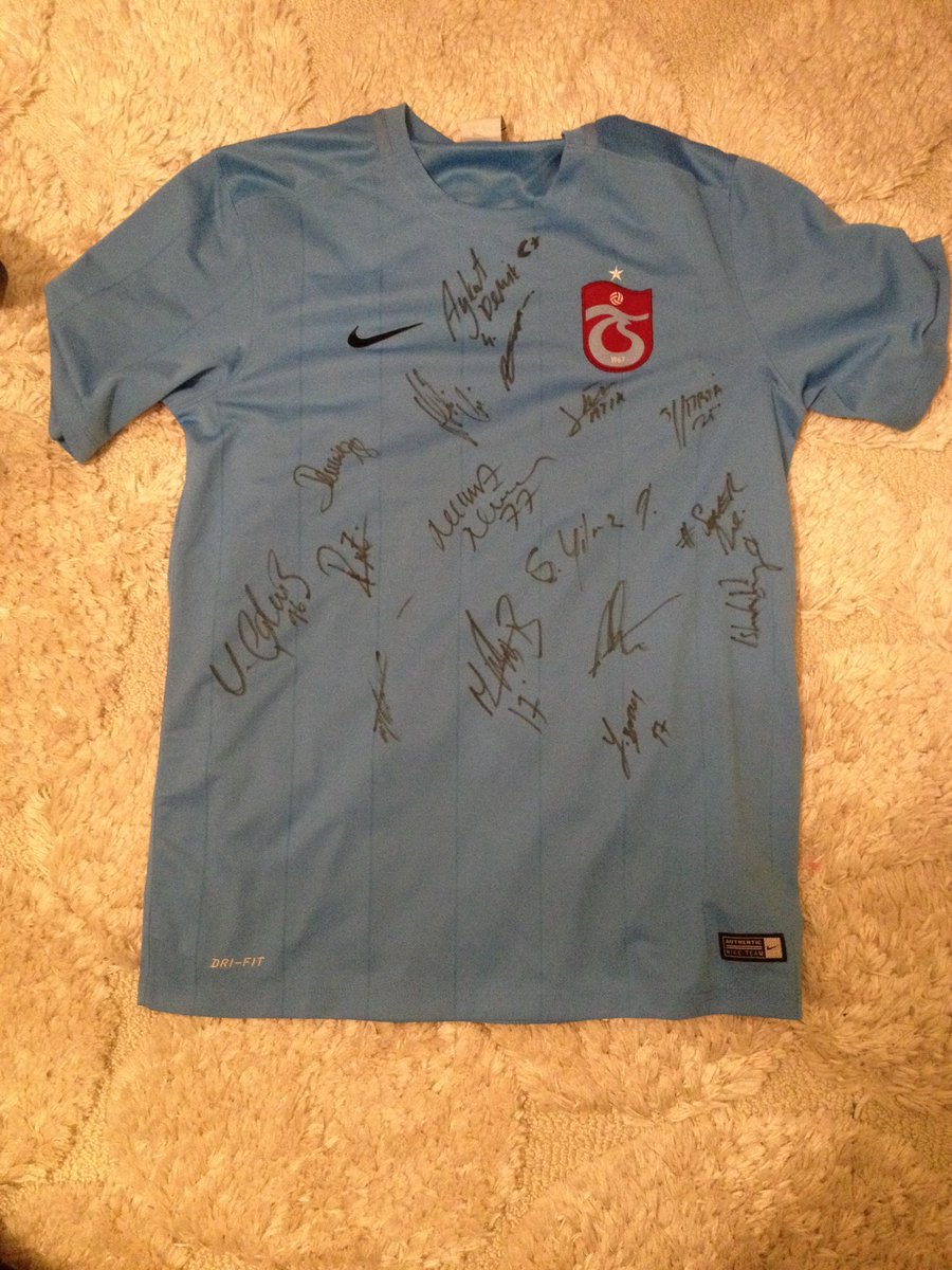 HayOguzhan's tweet photo. @hamzasevencann @futbolarena Hediye hacı tee ozamanlardan 😊 https://t.co/cimvnUvjbF