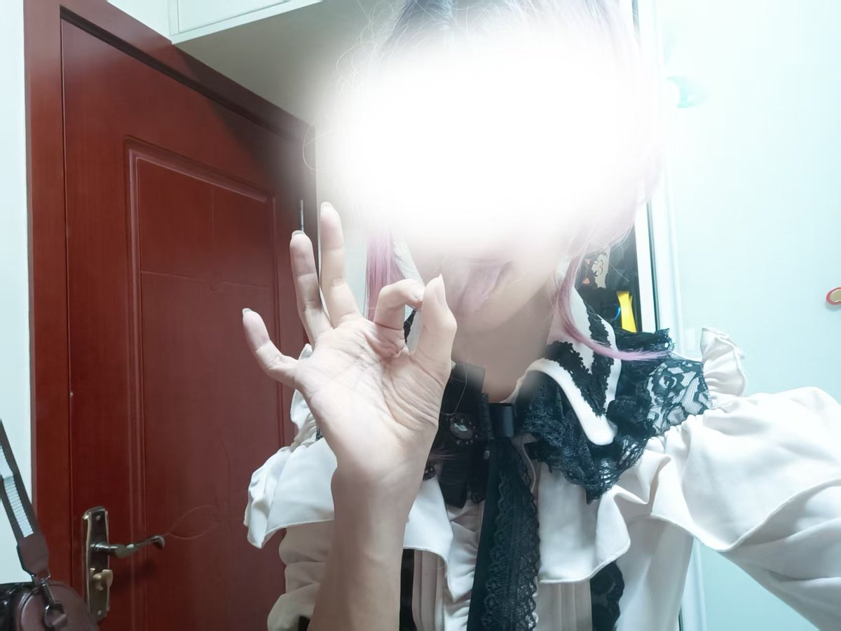 XXTiEDG's tweet photo. 伪娘想通过后面赚钱～ https://t.co/HRHkRDBS9c