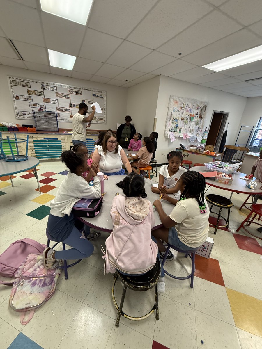 Entrepreneurship came alive at Daniel of St. Thomas Jenifer Elementary!

Students built ice cream &amp; pizza businesses—pricing, profit margins &amp; marketing included. One even planned competitor research at local pizza shops!

#FinancialLiteracyMonth #Entrepreneurship #YouthLeaders