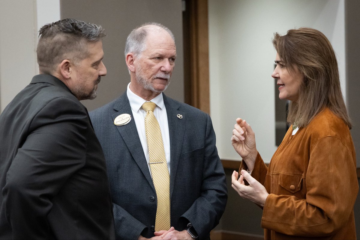 OaklanduSHS's tweet photo. Dr. Christina Papadimitriou was the honored speaker at Oakland University President's Colloquium! She spoke about the significance of individuals' relationships and environments while using a more humble, relationship-centered approach. 
#InPurposeForHealth #HealthSciencesOU https://t.co/PpodRWGR3W