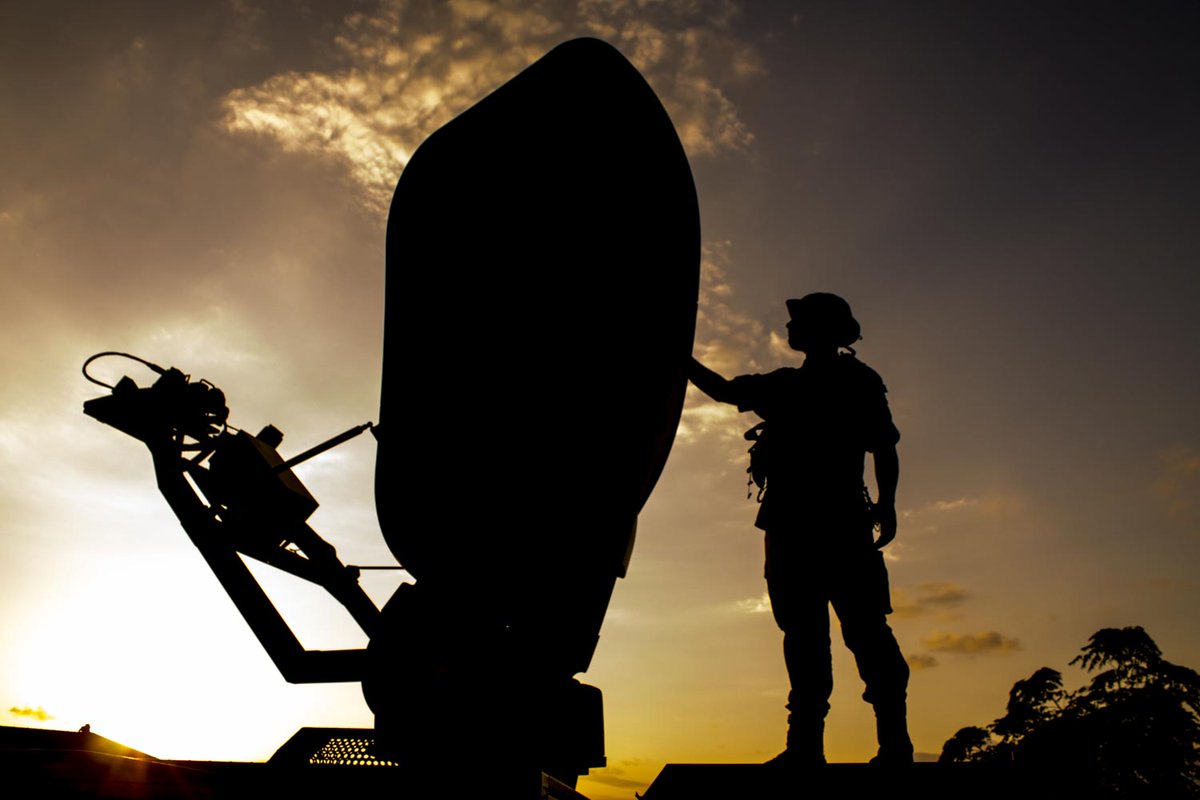 EjercitoTierra's tweet image. 🌙#Buenasnoches. 🧾 Sabías que... la antigüedad del Regimiento de Transmisiones 21 (RT-21) data del 3 de octubre de 1.872 cuando se aprueba el Proyecto de creación de la Brigada Telegráfica.
💠 El RT 21 es, por tanto, ¡la unidad de transmisiones más antigua de #España y uno de