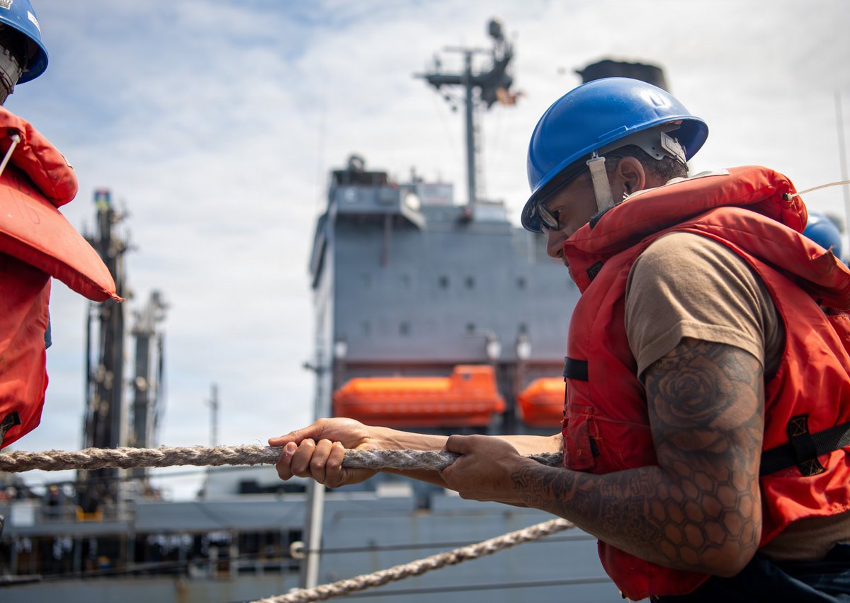 USPacificFleet's tweet image. Precision at Sea⚓️ 

USS Gridley (DDG 101) conducted a replenishment-at-sea with USNS Patuxent (T-AO 201) in the Pacific, April 12. 
Part of Southern Seas 2026, these operations enhance our readiness and capability throughout the region. #USNavy #PacificFleet #SouthernSeas2026