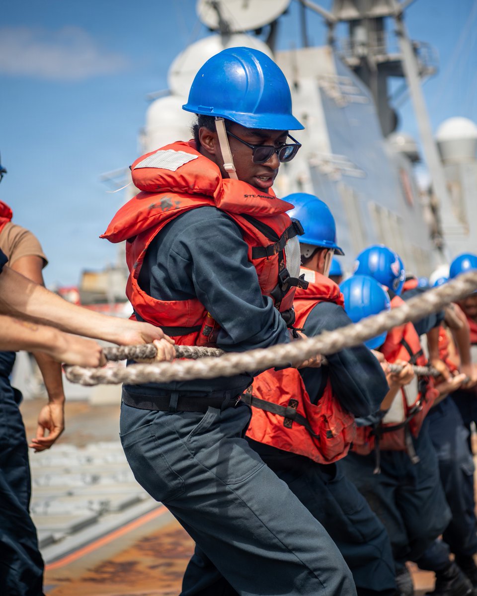 USPacificFleet's tweet image. Precision at Sea⚓️ 

USS Gridley (DDG 101) conducted a replenishment-at-sea with USNS Patuxent (T-AO 201) in the Pacific, April 12. 
Part of Southern Seas 2026, these operations enhance our readiness and capability throughout the region. #USNavy #PacificFleet #SouthernSeas2026