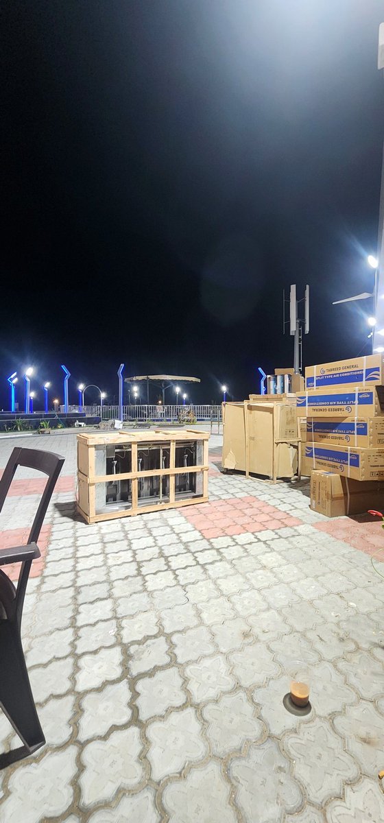 حد يعرف فين انا 🙂
طفششش حتى الخميس ماحصلنا حد نخمس معه 🥲
#سالب_عدن
#عدن