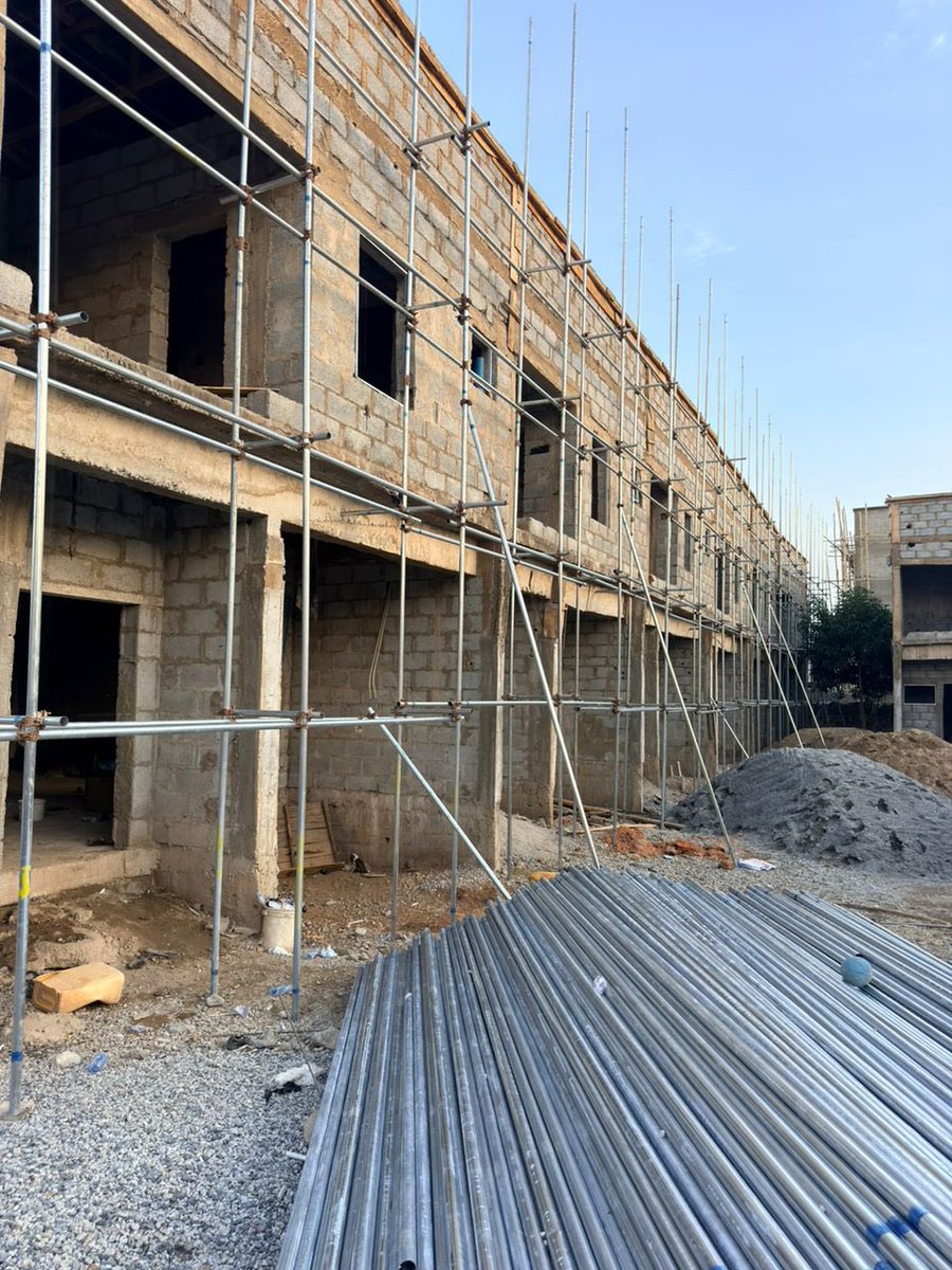 Sir J (J9) tweet media