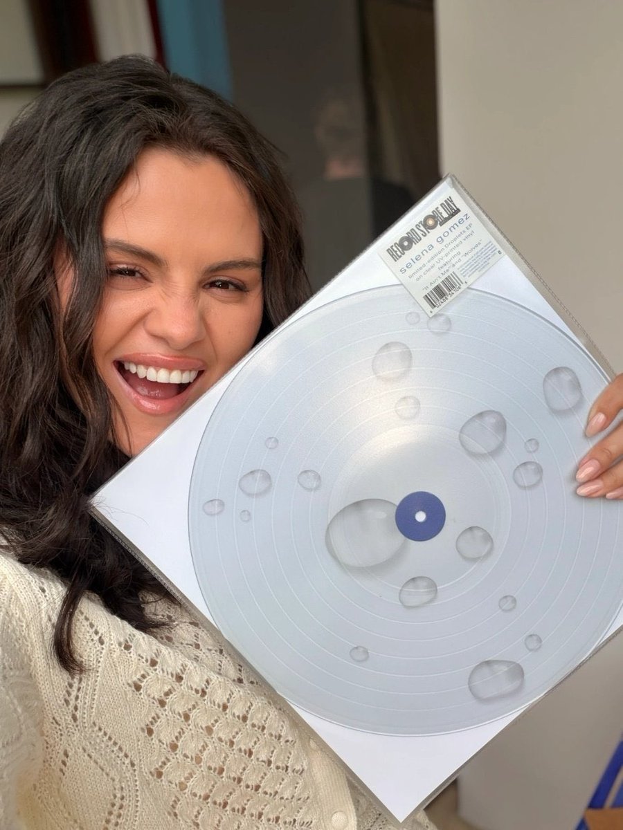 Selena Gomez with the limited-edition EP Droplets! — 