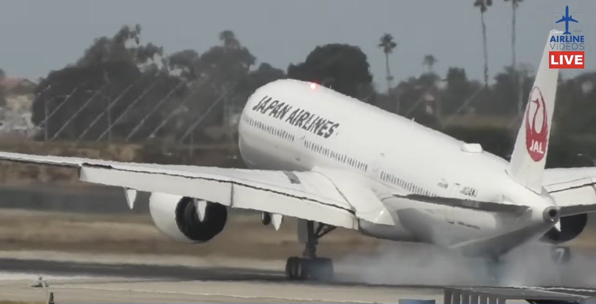 airlinevideos's tweet image. We are LIVE! Tune in for amazing sights and sounds from LAX… all afternoon with Plane Jockey Kevin! #aviation #airport #losangeles  ✈️🌴☀️
🔴LIVE LOS ANGELES (LAX) AIRPORT ACTION! (April 16th, 2026) youtube.com/live/0dBzsxeEL… via @YouTube