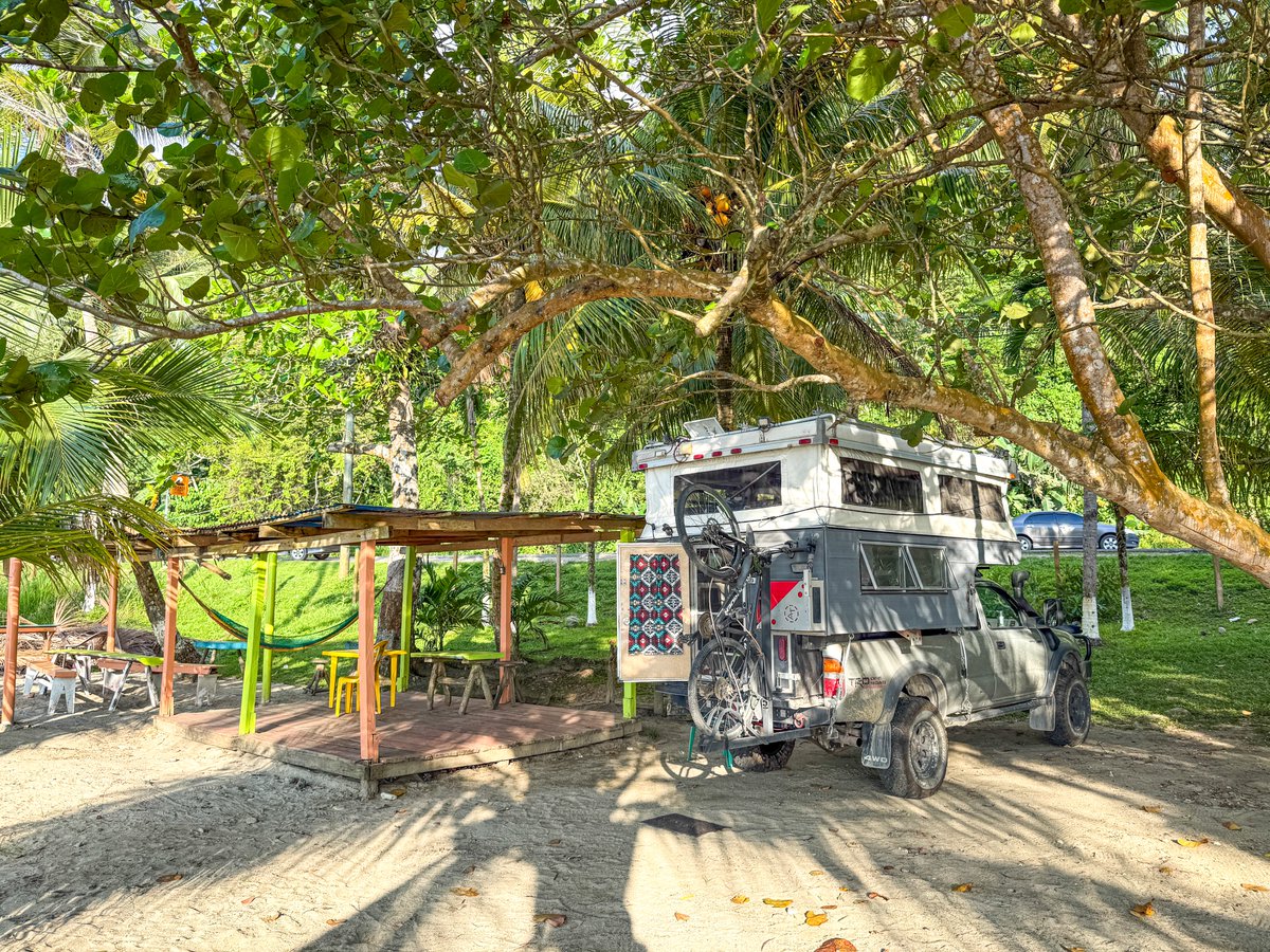 ChrisJClemens's tweet photo. One final camp along the Caribbean Coast of Honduras. It’s been a nice few weeks here but I’m ready to head back west, cross into Guatemala, and get on to new locations. Hasta luego Honduras, don’t worry, I’ll see you again when I’m crossing from El Salvador to Nicaragua! https://t.co/o7nUvJTEkn