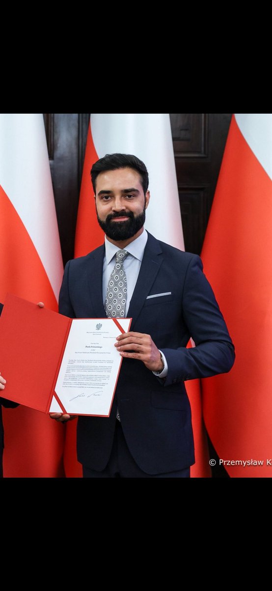 KrolMadagaskaru's tweet photo. Zohran Mamdani i jego żona zostali odwołani z funkcji doradców prezydenta. Żona Mandaniego nie chciała porozmawiać z prezydentem o jego ulubionym filmie- Fight Clubie. https://t.co/XYEJIlwgRB