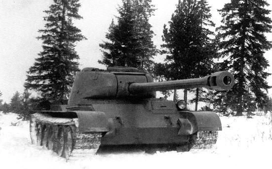 Tank_Archives's tweet image. T-44 prototypes were shot up on April 4-5th, 1944. A hull that corrected the discovered defects was due #OTD in 1944. However, the concept of the T-44 was reworked as a whole, and so not a single tank was ready on time. #tanks #history #WW2 #WWII