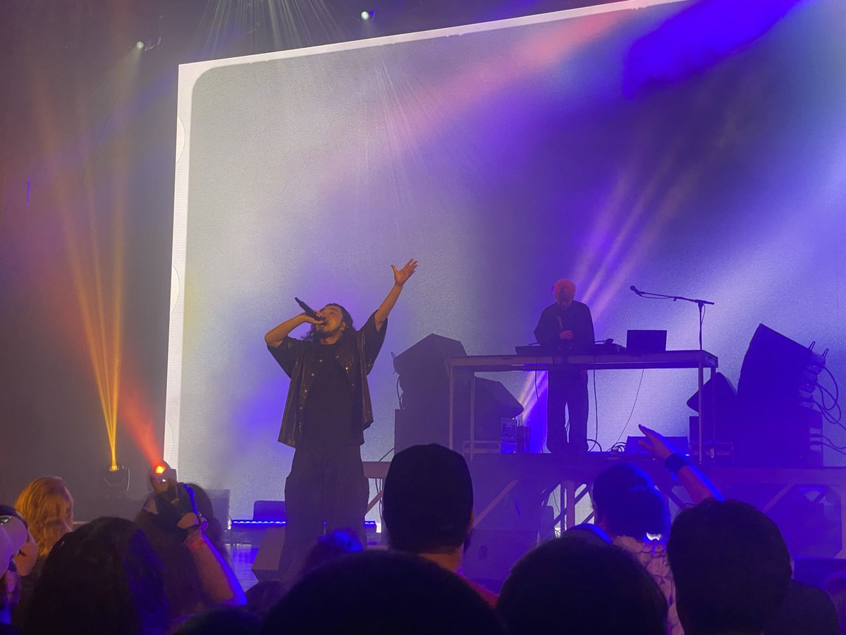 SuzukaeLIVE's tweet photo. saw @Creepy_Nuts_ last night!! they weren’t creepy, but the concert was nuts🙂‍↕️ https://t.co/7YRrAykEyY
