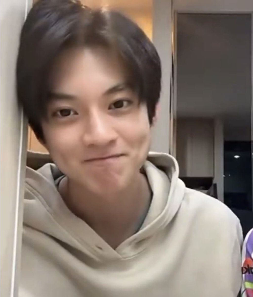 𝒓𝒚🍒 tweet media