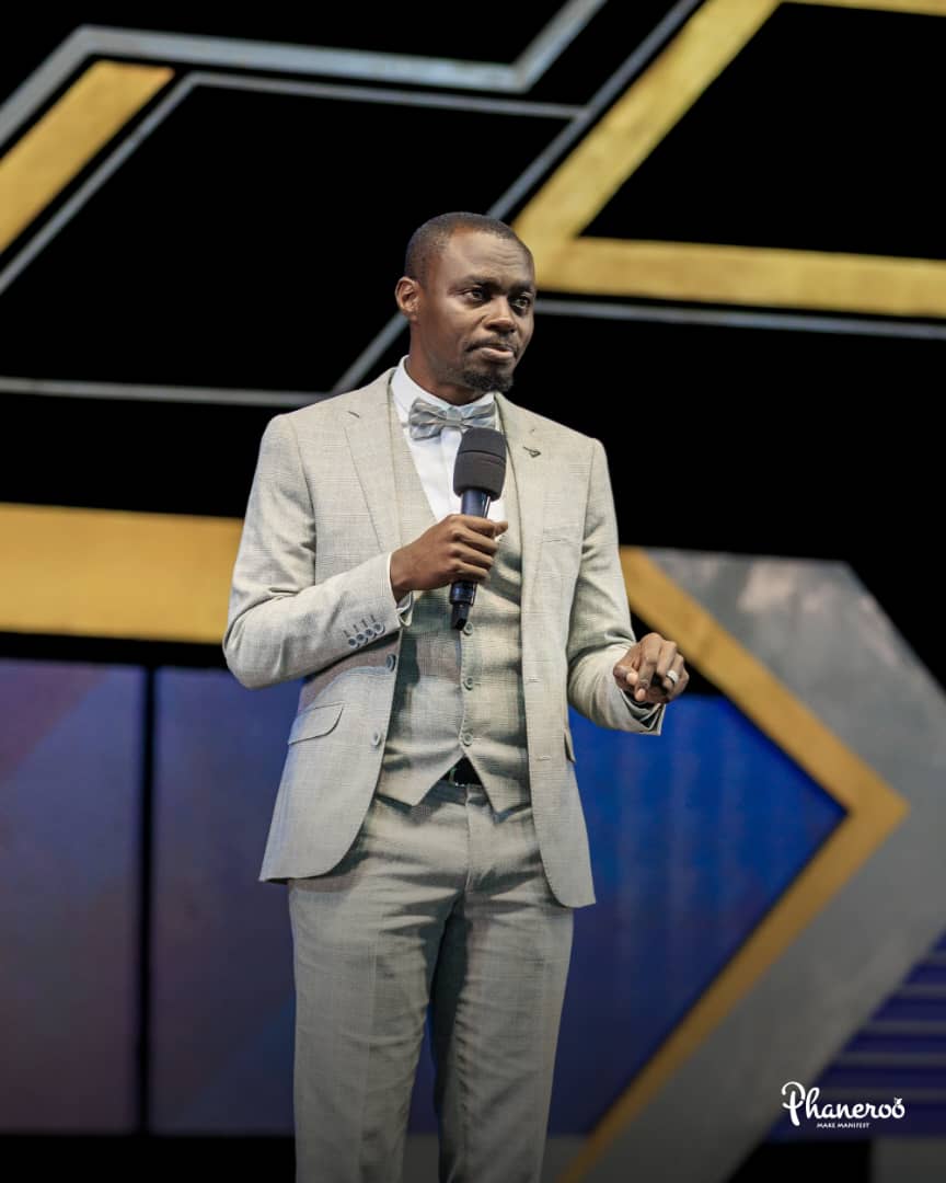 mubezi_clinton's tweet photo. In that emptiness, lies the quiet invitation to look to God and to hope in Him who remains faithful. Hallelujah.
#HowToEncourageYourself
#Phaneroo https://t.co/k5HZOnOcqT