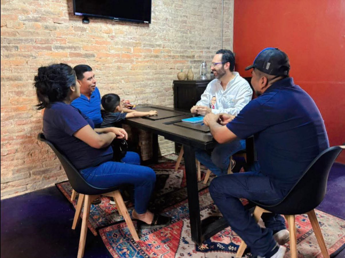 Cerramos una intensa semana de actividades en Juchitán, Salina Cruz, Tehuantepec, Matias Romero.

Junto a la compañera senadora <a href="/LuisaCGOax/">LuisaCortesGarciaOax</a> el proyecto avanza junto a nuestro pueblo 👏🏽

 Morena Sí
#SenadoraLuisaCortes
Deisy Nolasco
Jacinto Aragon Martinez
Toño Agora
Clara Fuentes