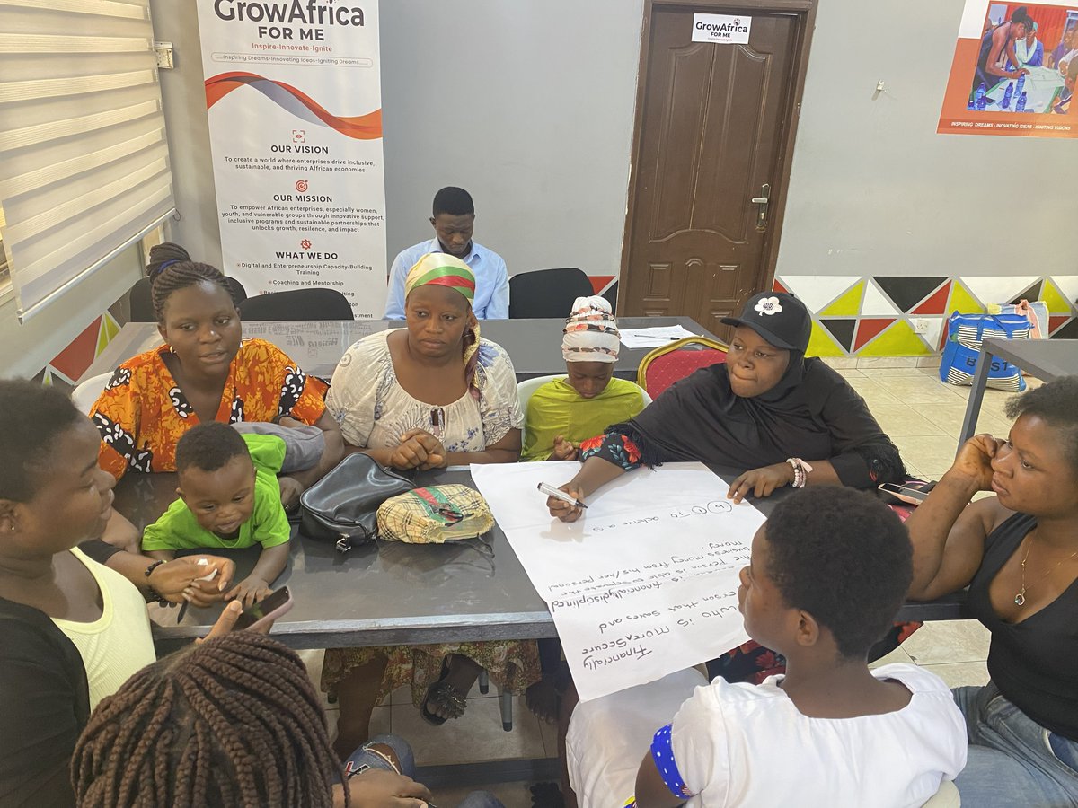 growAfricaforme's tweet image. 𝐒𝐤𝐢𝐥𝐥𝐬 𝐓𝐨𝐝𝐚𝐲. 𝐄𝐧𝐭𝐞𝐫𝐩𝐫𝐢𝐬𝐞𝐬 𝐓𝐨𝐦𝐨𝐫𝐫𝐨𝐰
The #SkillBuilders #Program continues strong as participants dive into #Financial #Literacy and #Bookkeeping, laying the foundation for smart, sustainable businesses.

Through our #Skill-#to-#Enterprise model, the