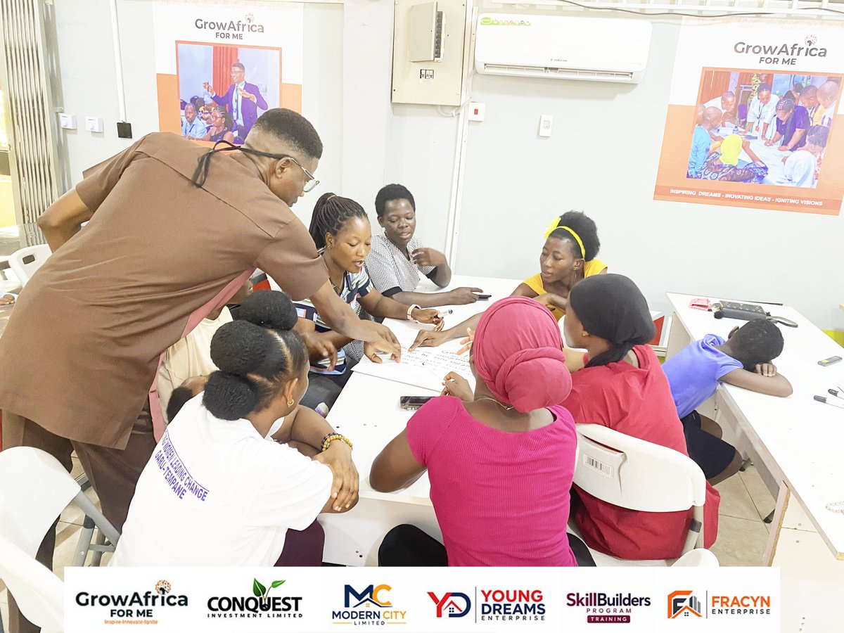 growAfricaforme's tweet image. 𝐒𝐤𝐢𝐥𝐥𝐬 𝐓𝐨𝐝𝐚𝐲. 𝐄𝐧𝐭𝐞𝐫𝐩𝐫𝐢𝐬𝐞𝐬 𝐓𝐨𝐦𝐨𝐫𝐫𝐨𝐰
The #SkillBuilders #Program continues strong as participants dive into #Financial #Literacy and #Bookkeeping, laying the foundation for smart, sustainable businesses.

Through our #Skill-#to-#Enterprise model, the