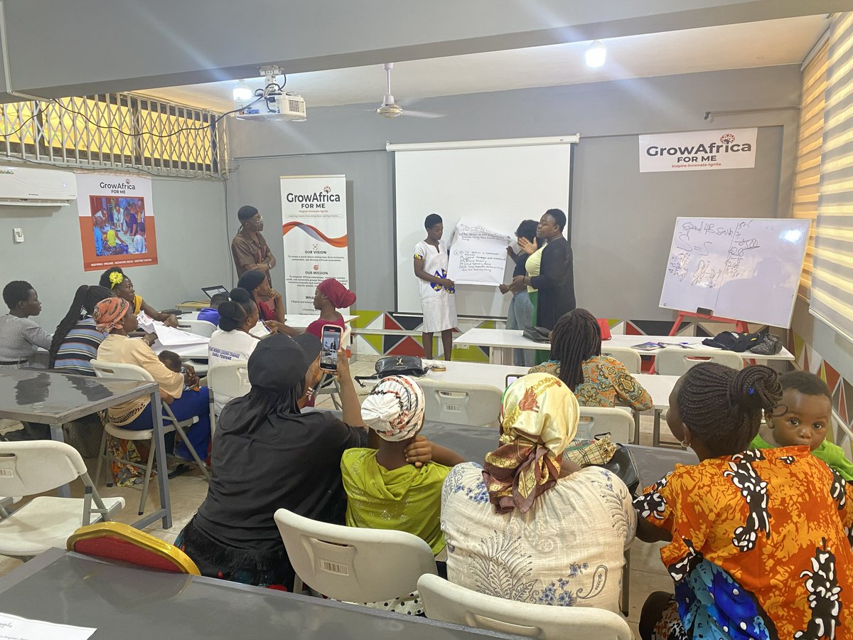 growAfricaforme's tweet image. 𝐒𝐤𝐢𝐥𝐥𝐬 𝐓𝐨𝐝𝐚𝐲. 𝐄𝐧𝐭𝐞𝐫𝐩𝐫𝐢𝐬𝐞𝐬 𝐓𝐨𝐦𝐨𝐫𝐫𝐨𝐰
The #SkillBuilders #Program continues strong as participants dive into #Financial #Literacy and #Bookkeeping, laying the foundation for smart, sustainable businesses.

Through our #Skill-#to-#Enterprise model, the