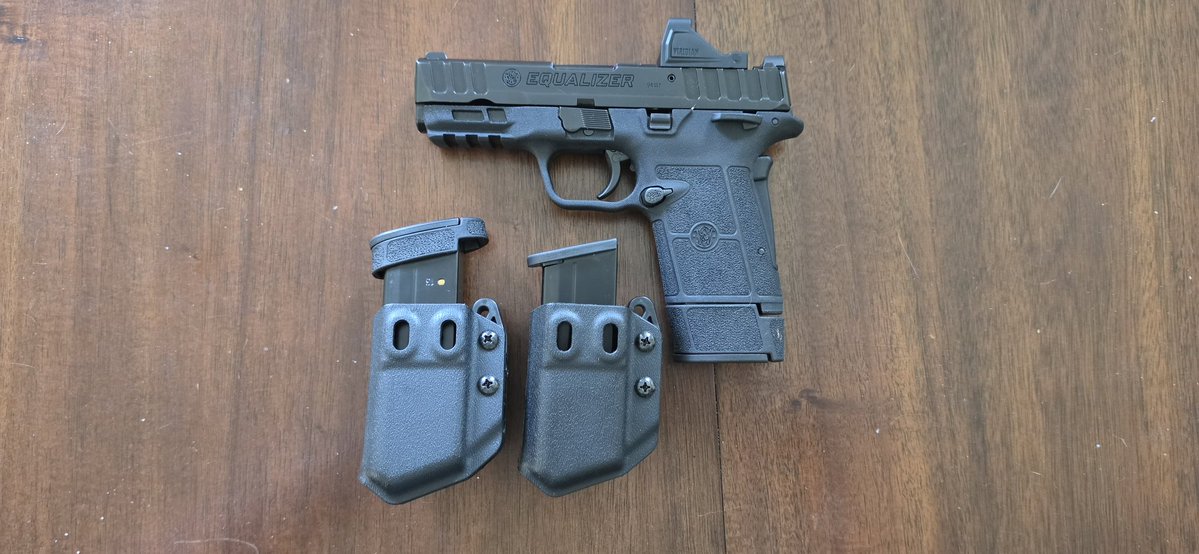 FatherNerdGamer's tweet image. New EDC! @Jamesfiremsfors Equalizer with a nice @ViridianWepTech rfx11! Carry for your protection not mine.
#faithoverfear #edc #edccommunity #edcgear