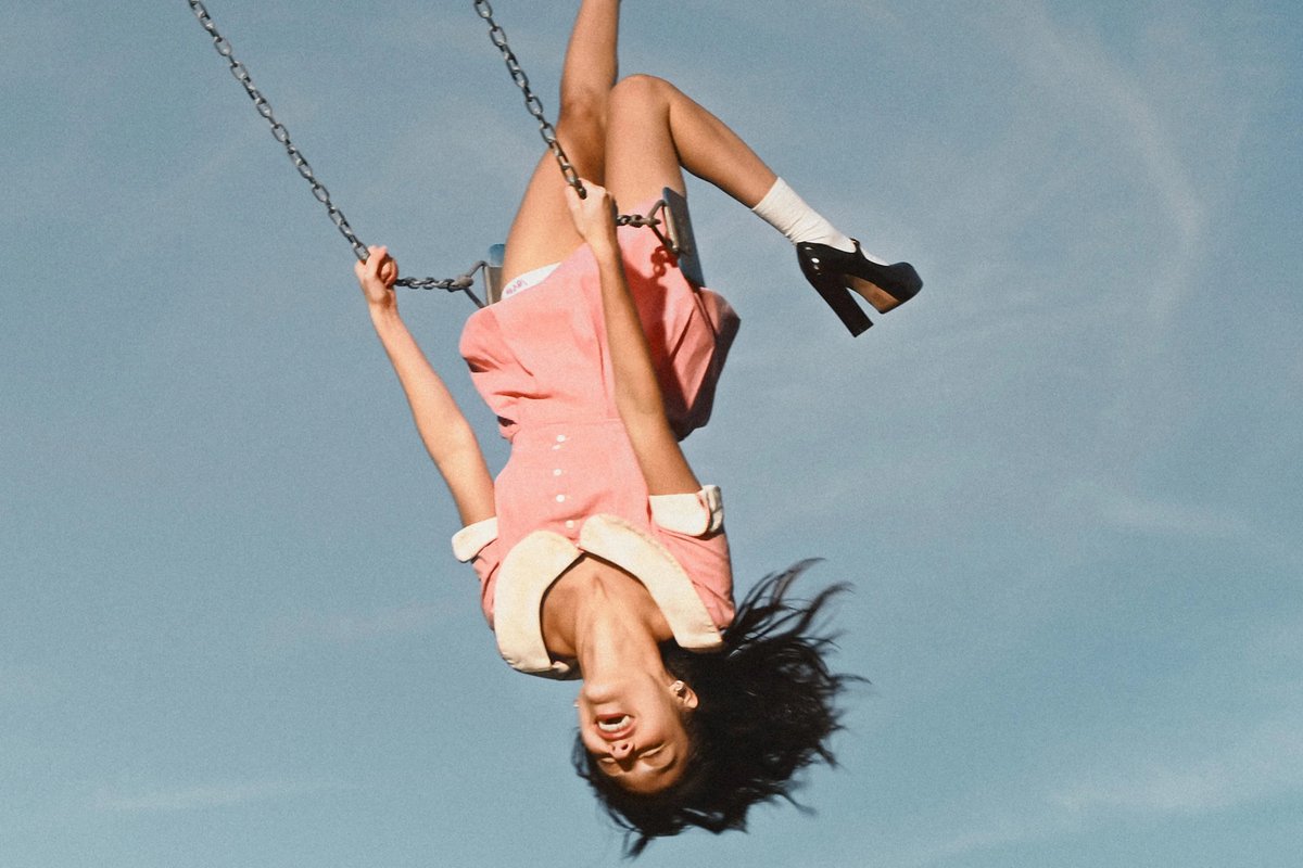 UpdateCharts tweet media