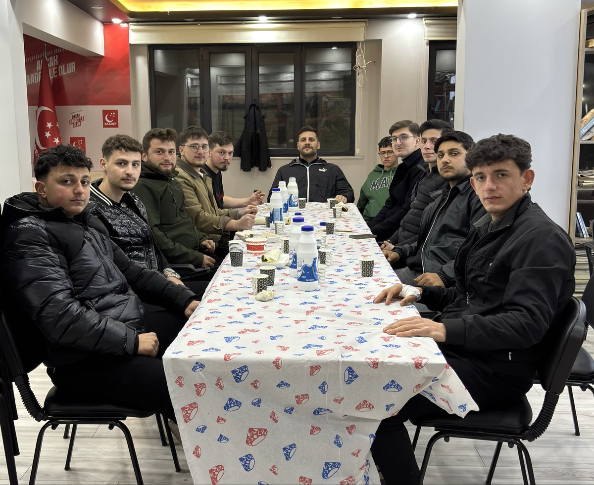 ofgencsaadet's tweet photo. Saadet Partisi Of İlçe Gençlik Kolları olarak vefat eden büyüklerimizi ve geçmişlerimizi Yasin-i Şerif programında dualarla andık. https://t.co/CEdXCwqLVr