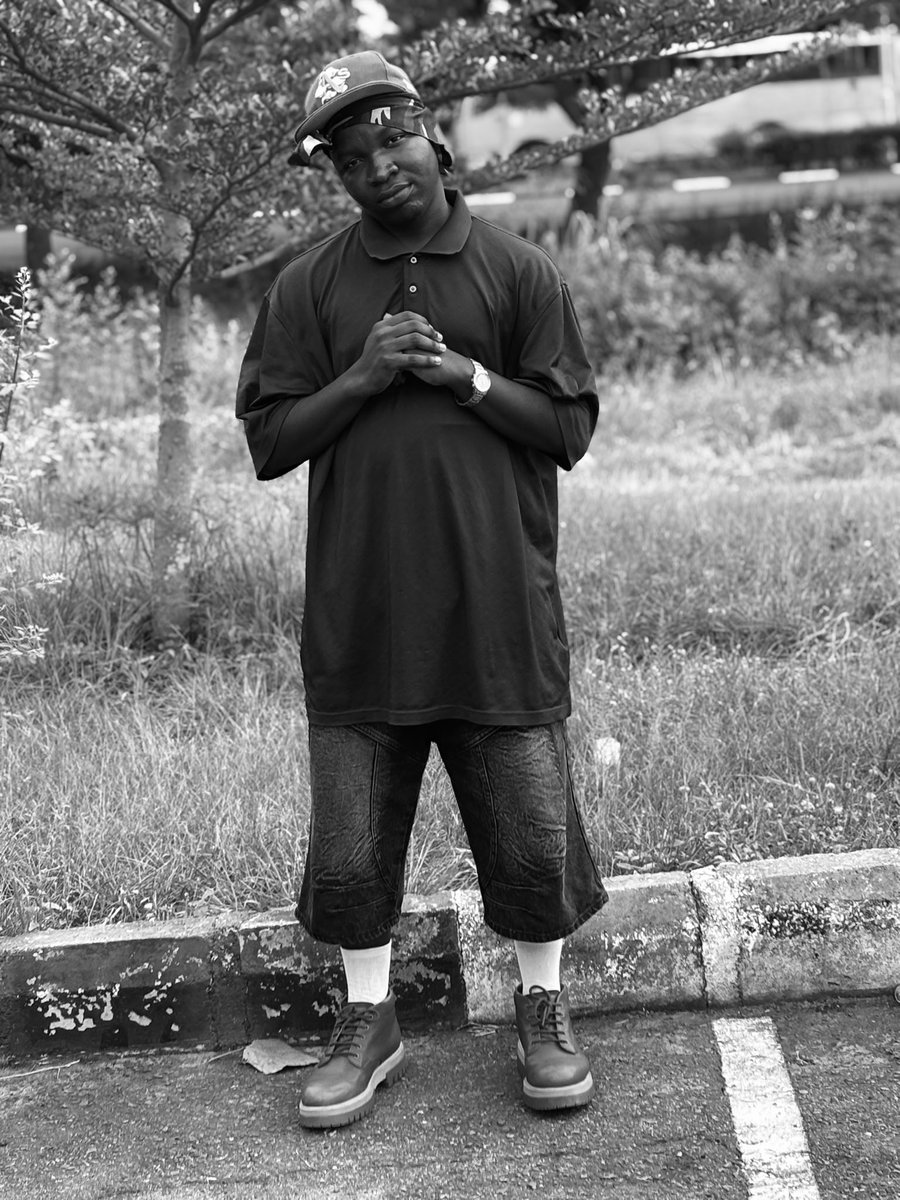 Iyodo_js's tweet image. FYB day 4
Denim on Denim / Y2K vibes 

I chose to represent the UK Y2K gangsters today 
Inspo from 2pac 
#FUNAABFYB26 
#2pac 
#Y2KRevival2026