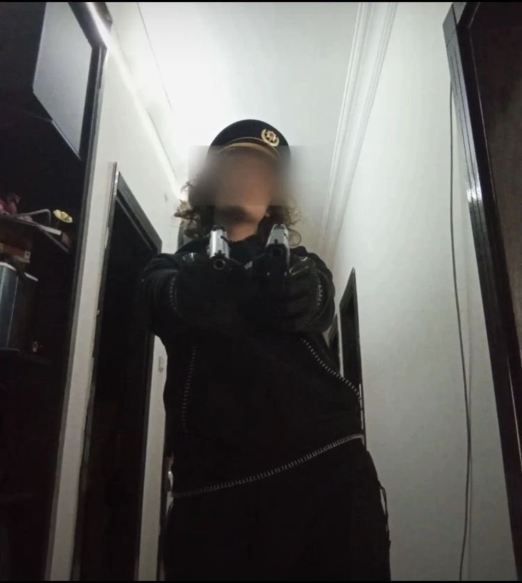 Saldırgan, silahlarla canlı yayın yapmış, fotoğraflar çekmiş!

Bu silahlar hani şifreli kasadaydı?