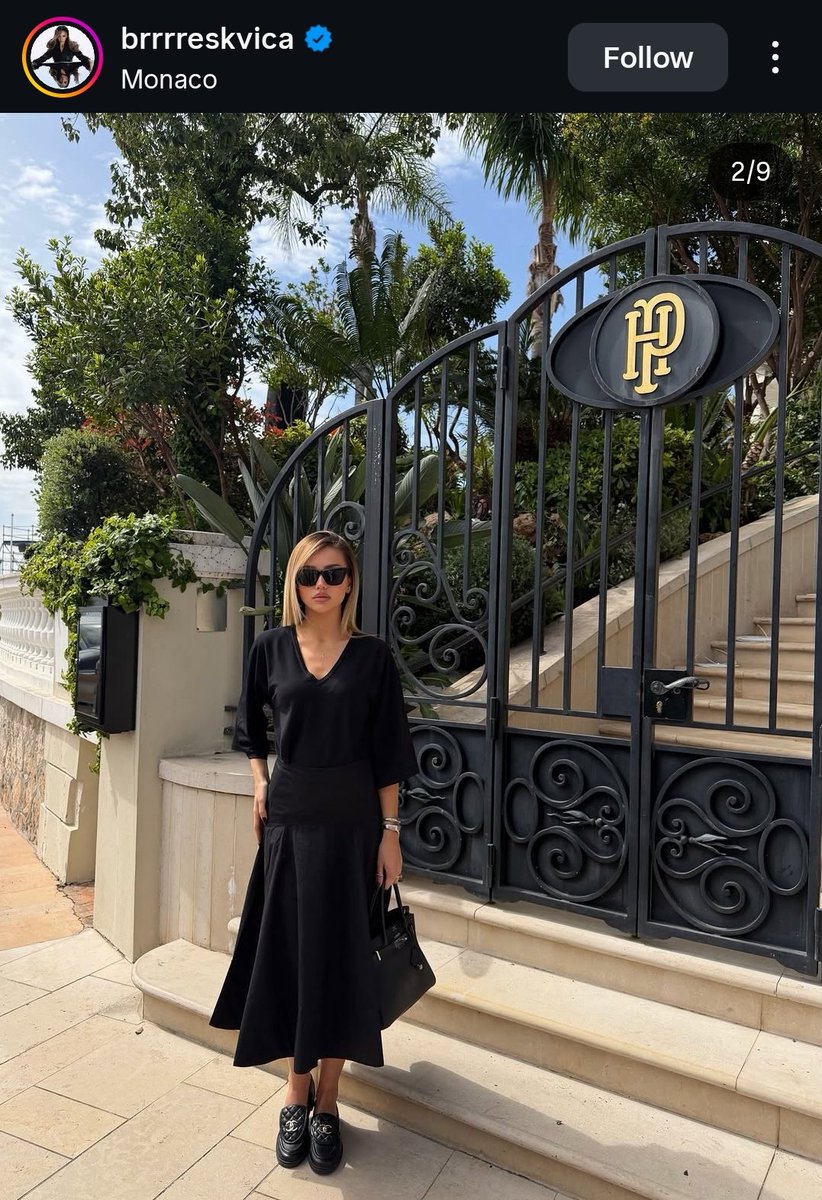 Black'n'white tweet media