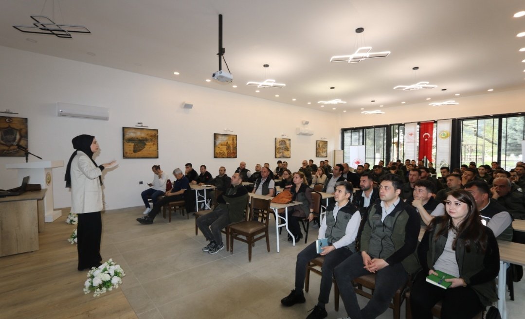 sabri_kizilkaya's tweet photo. Ormancılık faaliyetlerinin etkin, hızlı ve dijital altyapıya uygun bir şekilde yürütülmesi amacıyla 14-16 Nisan 2026 tarihinde İzmir OBM personeline"Elektronik Taşıma Belgeleri Eğitimi"düzenlendi.

Eğitmen Katibe Akgün ve eğitime katılım sağlayan arkadaşlarımıza teşekkür ediyoruz https://t.co/gHx7xhsJMS