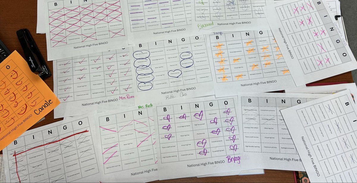 mscordeirogte's tweet photo. Today was National High Five Day! Staff and students played High Five BINGO to celebrate! Check out these secret high five handshakes for double points! ✋🐾@BCEBobcat @collierschools https://t.co/pnlECpqQLX