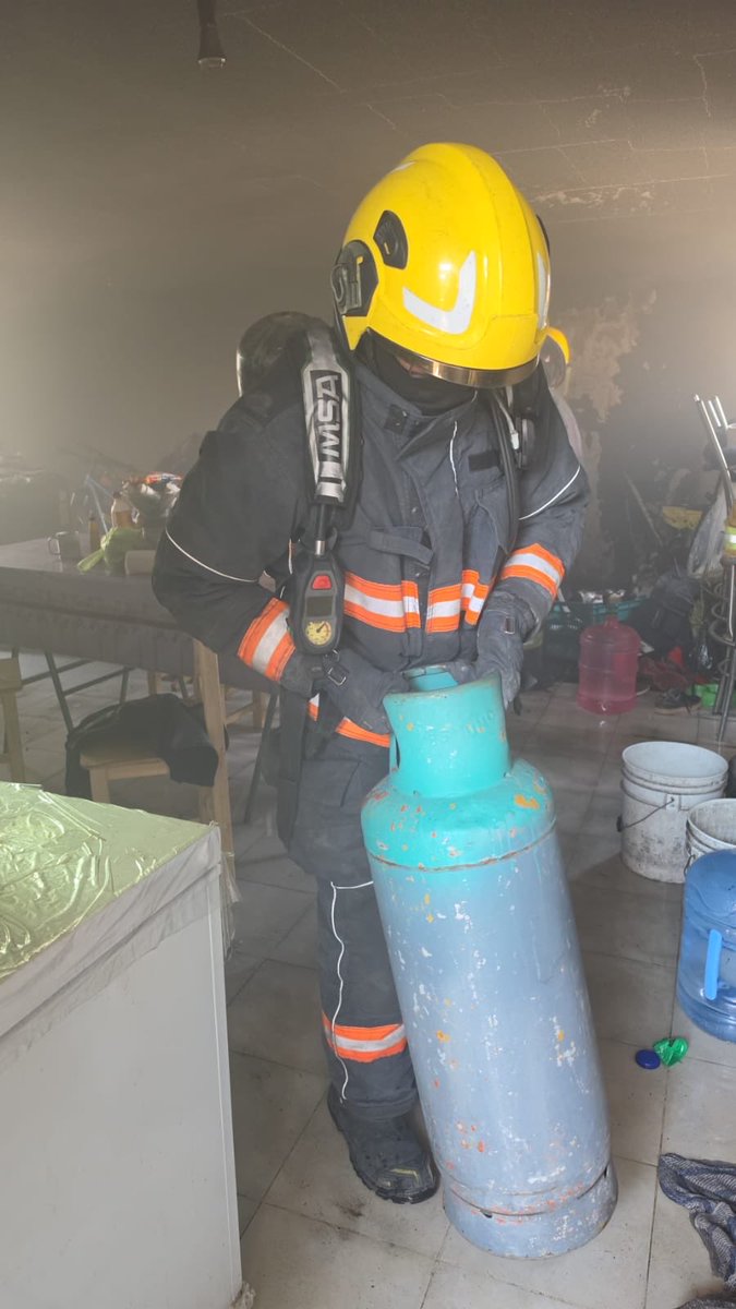 pueblarojamx's tweet photo. #URGENTE 🚨
Personal de #ProtecciónCivilMunicipal, en coordinación con @PCGobPue y Bomberos de la @SSPGobPue, atendieron un incendio en casa habitación en Privada 80 Poniente, colonia #LaLoma 👇🏻 https://t.co/kX9qoCmtiZ