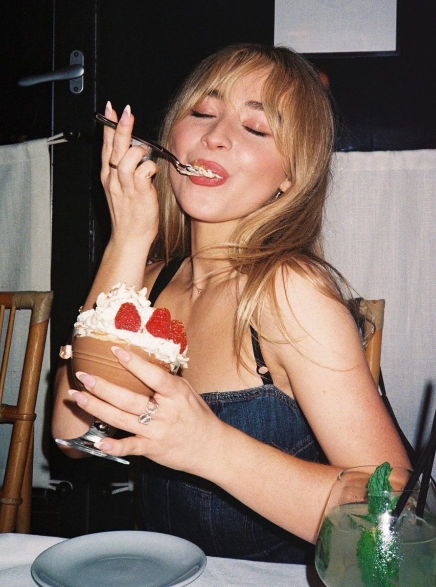 sabrina pics ✦ tweet media