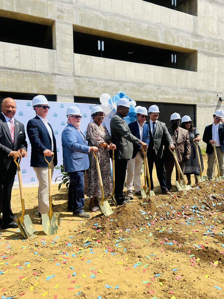 Nic Lott tweet media