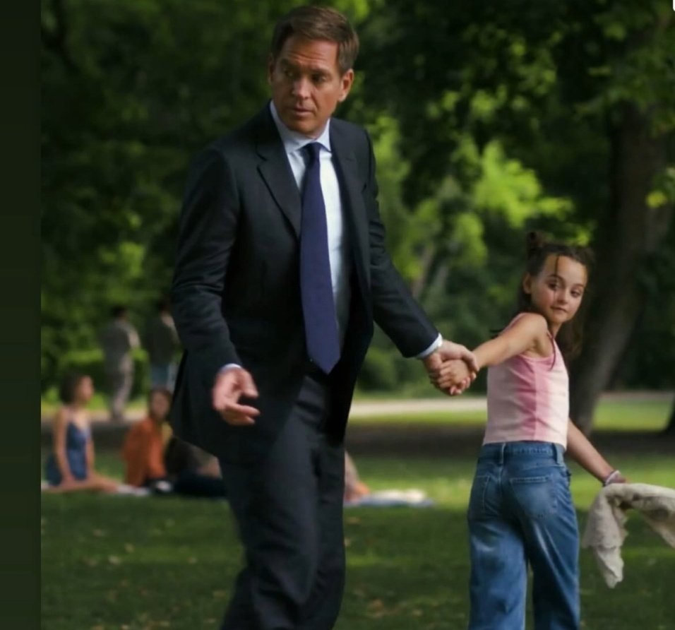CristalCortesV1's tweet photo. #MichaelWeatherly 😎💙 https://t.co/KOkBLTH1YA