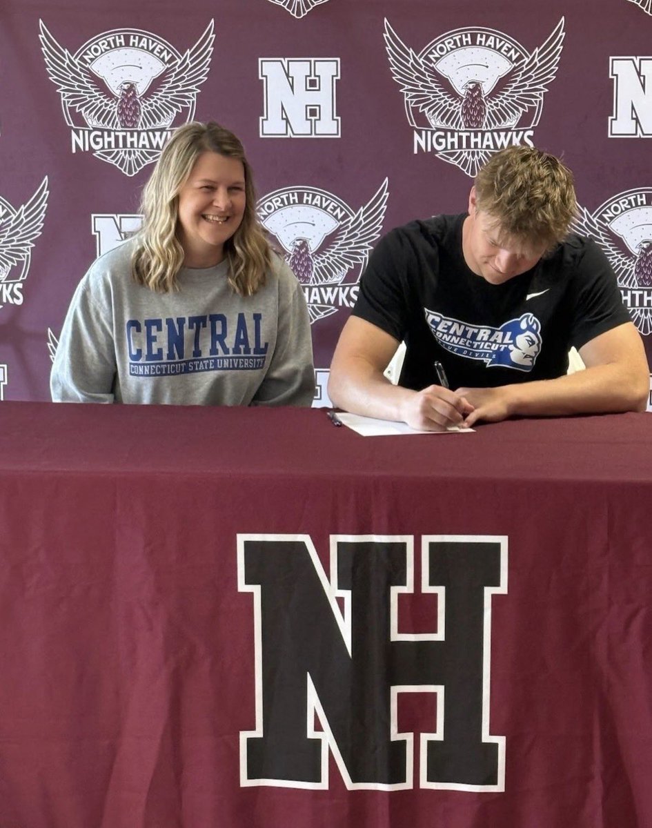 NHHSFootball's tweet photo. Congrats to @NateEggerling on officially signing his letter of intent to play Division 1 football for @CCSUfootball! 

#thisis𝙽𝙷football | #cthsfb https://t.co/zZwfm7exgq