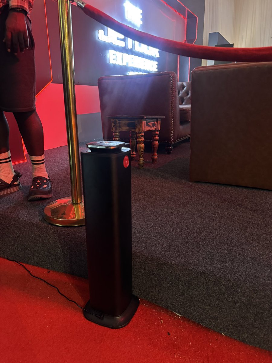 AdisaAkomolede's tweet photo. Day 1 ✨
@FITILACANDLES x JETOUR NIGERIA
1200sqm event hall space fully scented, setting the tone from the first step 🚗🕯️
Book @fitilacandles to scent your event.
#TheJetourExperience2026 #FitilaCandles #EventScenting https://t.co/JPOL9vf2Jr
