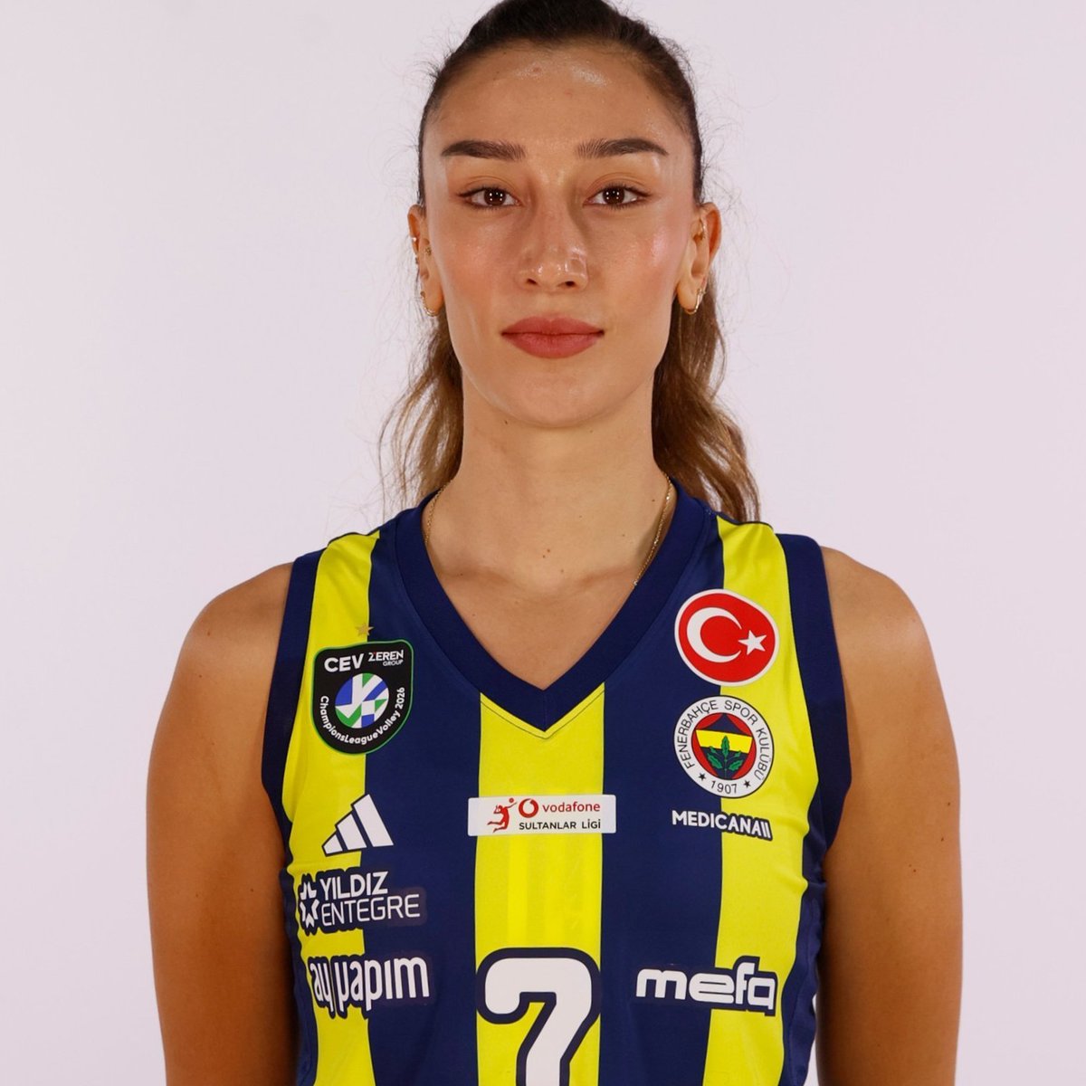 Gulaykaraca87's tweet photo. Hande: 6 sayı, -1 WL
 Ana Cristina: 5 sayı, 0 WL !!!!!!!!
Ve buna rağmen Vakıfbank yenildi. Çünkü Boşko ve Cazoute çok çok kötüydü. Biraz oynasalar kupayı almışlardı. Hayret valla. 😮 https://t.co/TqnHJDwxNB