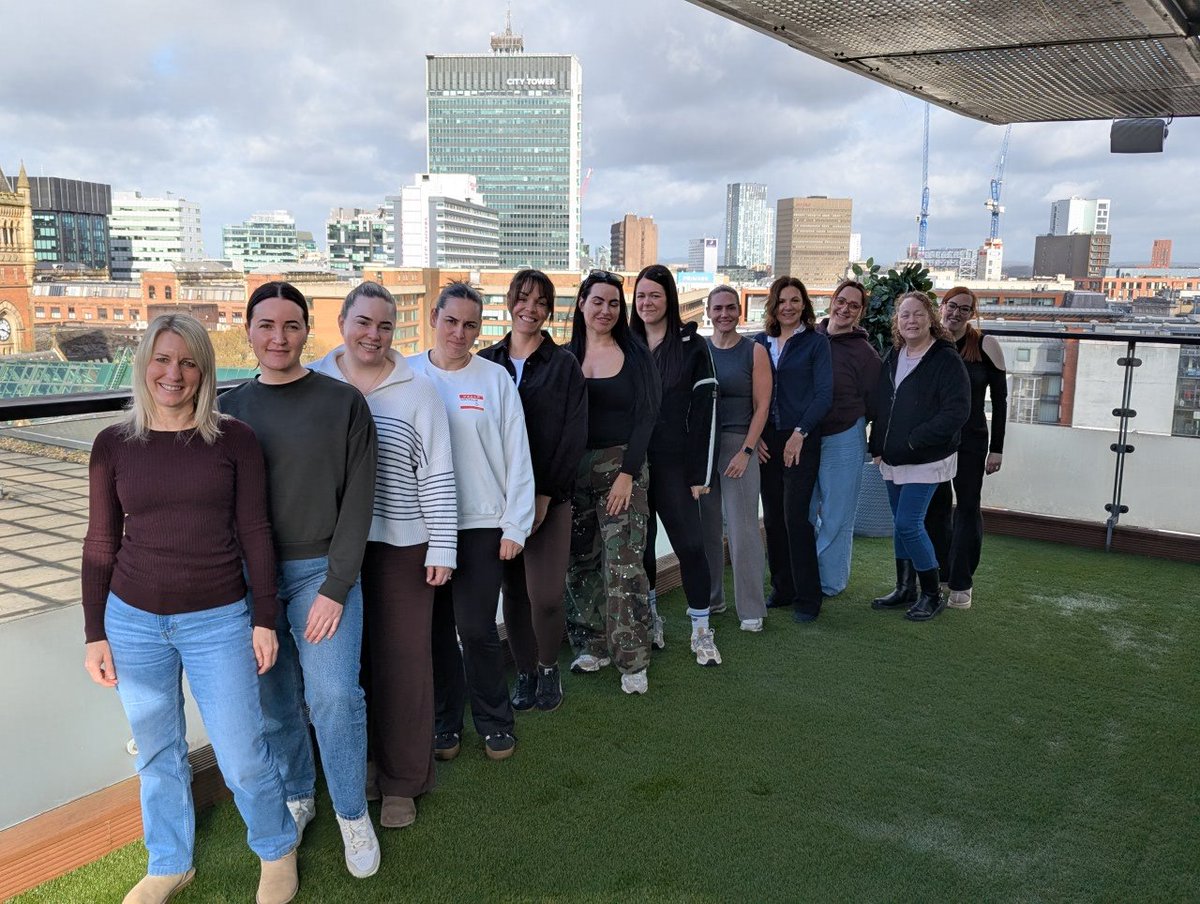midwife_cw's tweet photo. Another cohort of Syndeo leaders has concluded. An inspiring group of leaders who are championing change. Thank you- been a fab few days! #RCMLeadership @KennerleyMaggie @Fi_Gibb @HeatherB_RCM @KateFGriffiths @StoneHandley @MidwivesRCM @Emma_RCM https://t.co/zxhu5glvBZ