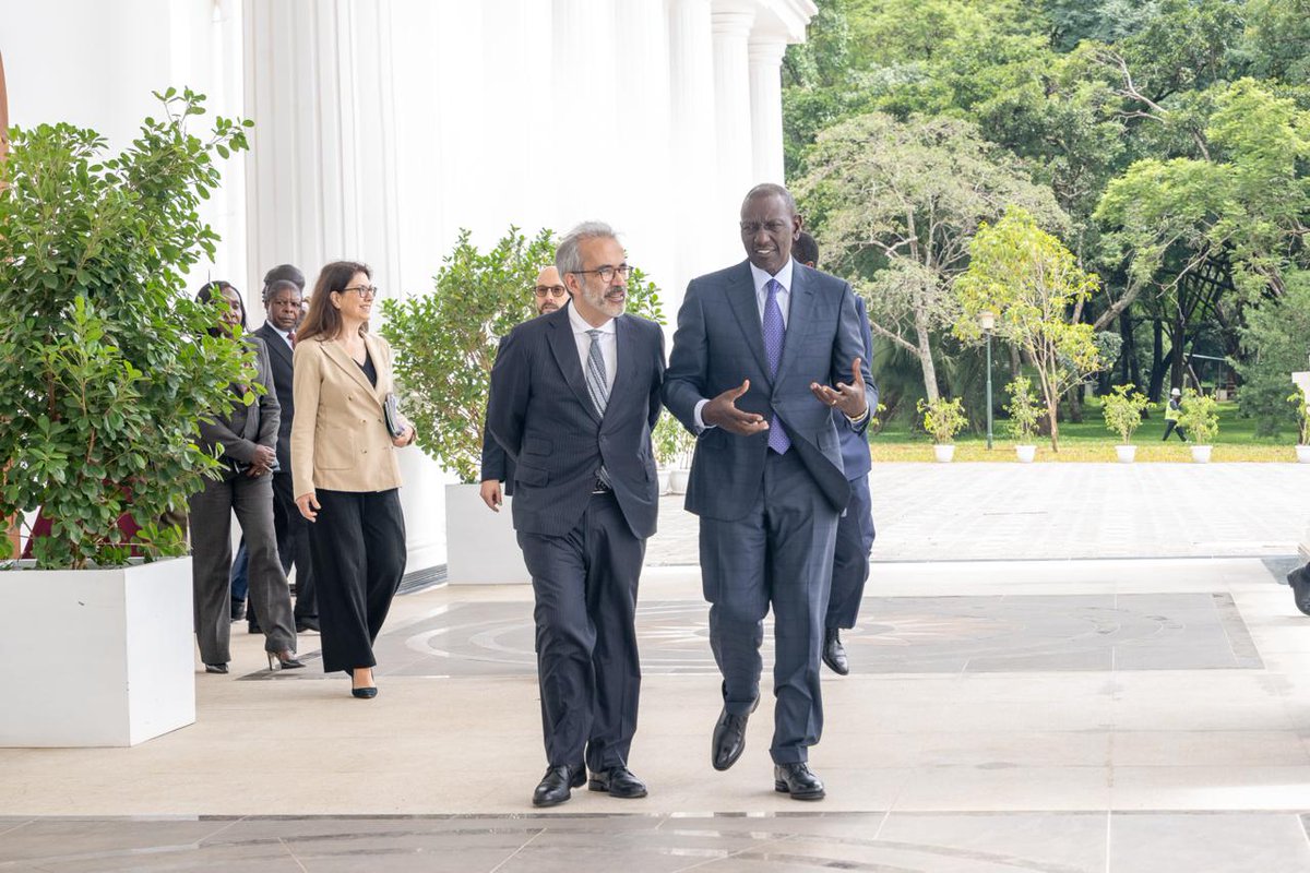 betty_cherwon's tweet photo. Honoured to accompany Portugal’s Foreign Minister H.E. Paulo Rangel to State House for his call on H.E. President @WilliamsRuto, delivering a letter from President Antonio José Seguro. #KenyaPortugal 
#DiplomacyInActionKE https://t.co/IlxrerLdOI