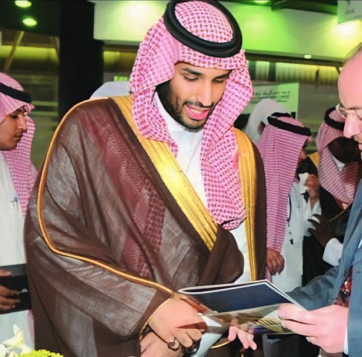 Xl9tz's tweet photo. سيره مختصره عن صحب السمو الملكي الأمير محمد بن سلمان بن عبدالعزيز https://t.co/lJQSycbqhi