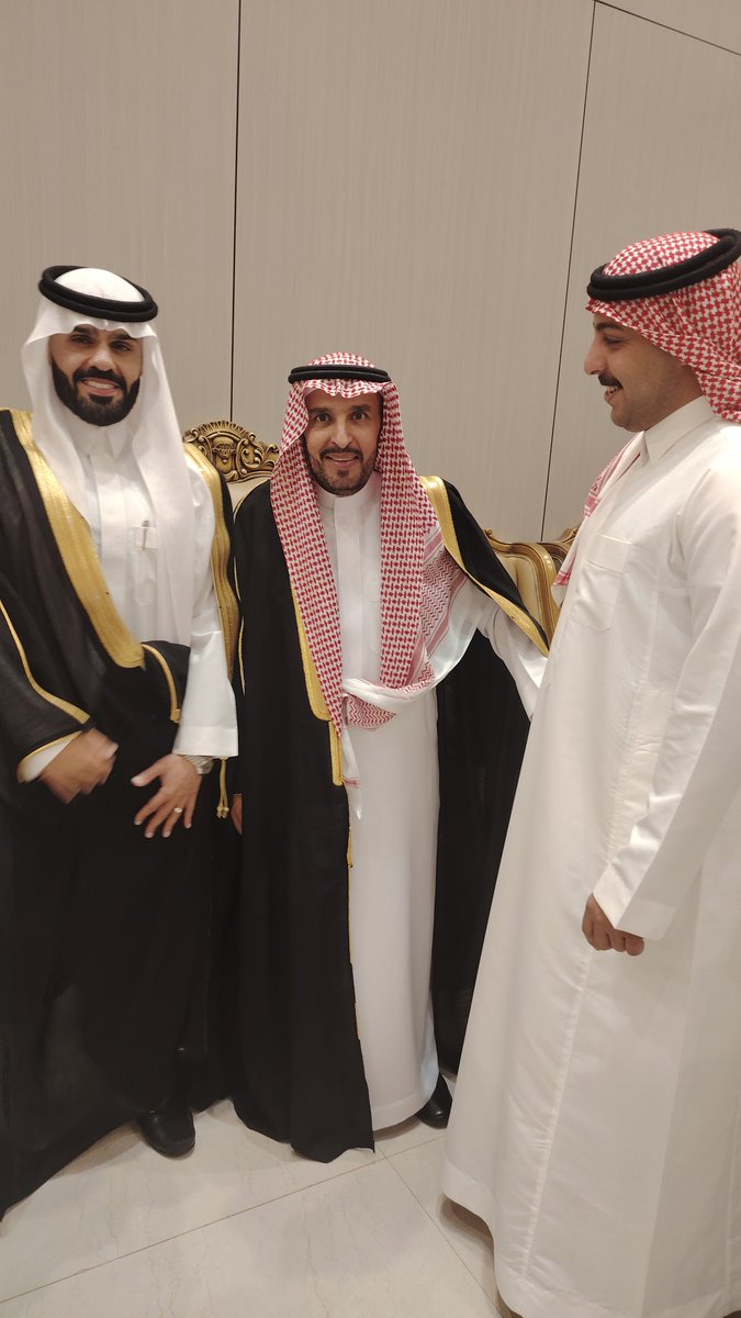 aboryan00611's tweet photo. في مسائية من أجمل الليالي وتحت زخات المطر وأجواء رائعة ابتهج الجميع وحضور مهيب يعكس قيمة صاحب الحفل؛.. أسرة الميحيميد ⭕
 أبارك للشاب علي بن محمد المحيميد زواجة. ..
على كريمة سعادة اللواء عثمان المحيميد مدير شرطة منطقة حائل سابقا في قصر مكارم.. أسأل الله لهما التوفيق والذرية الصالحة الشكر والعرفان لسعادة  اللواء أبوعبدالعزيز على الدعوة وإسرة المحيميد الغالية
#يوم_الجمعة
#القصيم_بريدة_العاقول
#البصر
#أسرة_المحيميد