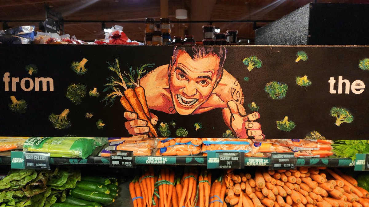 RubenRhod's tweet photo. A @steveo painting in the produce section. Yeah, dude! https://t.co/WlqA5s3h6x