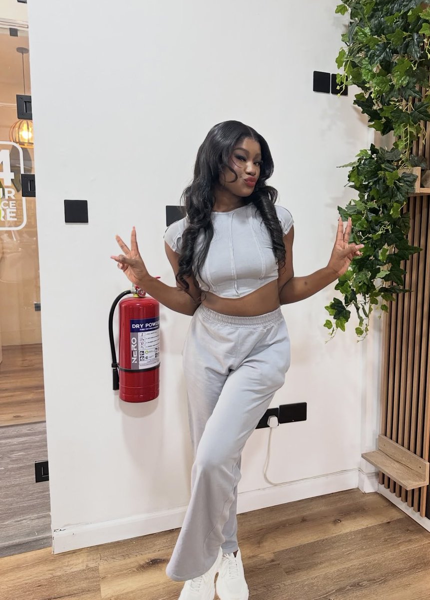 Phyll_f's tweet photo. See, she knows what’s happening in BM’s house that’s why she’s always defensive…. Please help keep her in the house 🔥🔥🔥🔥🔥
Ladies she needs us 
Please come through for us 🙏🏾😭 #PerfectMatchXtra 
#Renastars 
#irenepmxtra 
#Remah https://t.co/pSJktdn91f