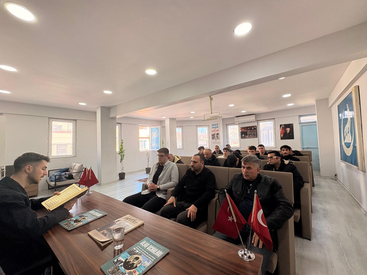 KaanEmreTozar's tweet photo. ✍️ Ülkü Ocakları Kağıthane İlçe Başkanlığı olarak, ilk şehidimiz Ruhi Kılıçkıran’dan son şehidimiz Fırat Yılmaz Çakıroğlu’na dek tüm şehitlerimizin aziz ruhları için Kuran’ı Kerim tilaveti programımızı gerçekleştirdik.

📌 Rabbimden edilen duaların kabulünü niyaz ediyorum.

@ayyildirim1 
@Aalparslandogan