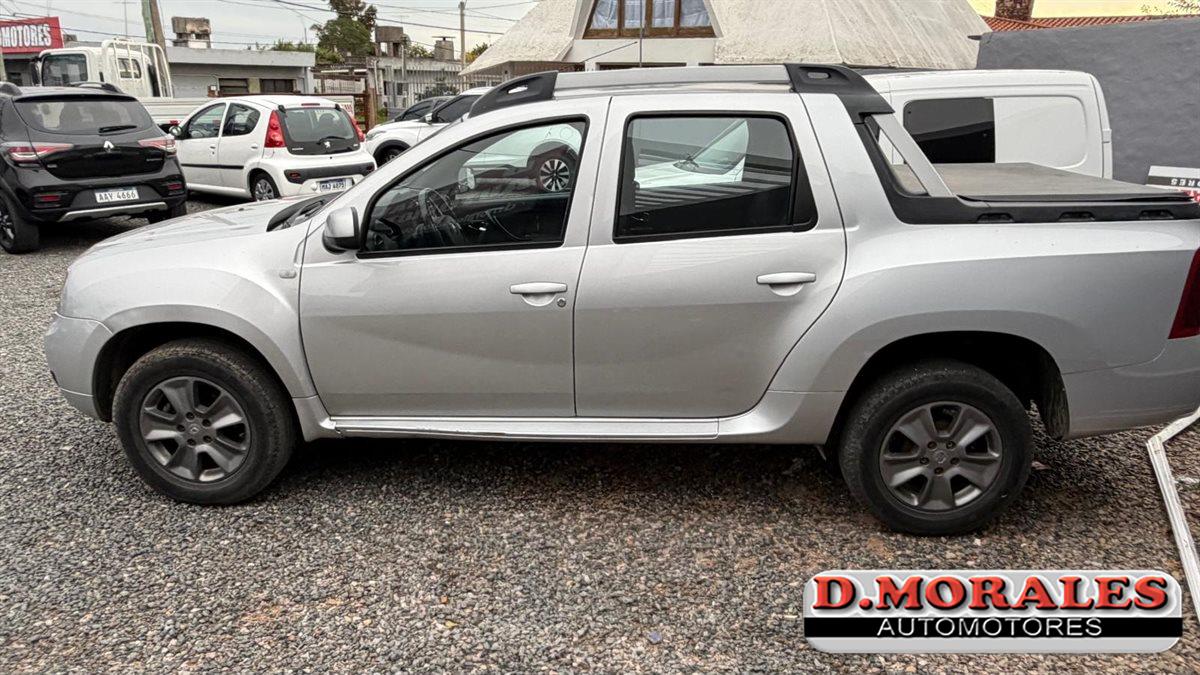 dmoralesauto's tweet photo. Renault Oroch dynamique Gris Plata 2.0 Año 2017 MUY BUEN ESTADO! 97.677 km USD 13.900. Aceptamos Permutas. Financiación Propia y Bancaria. Consultas al 4399 3172 / 099 690 807. WhatsApp 099 690 807 https://t.co/LiKvO0bYKc https://t.co/sS14cBtdL5