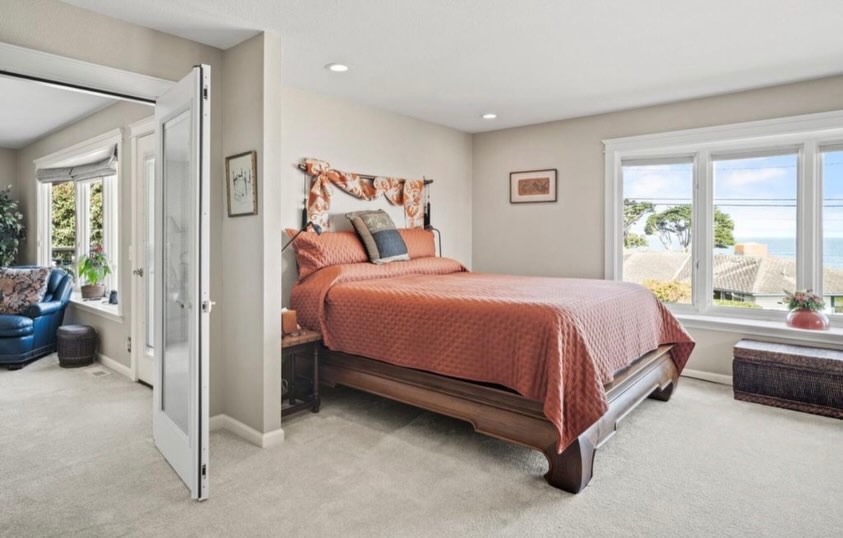jeffdaviMPHT's tweet photo. 🌊Nestled in one of #PacificGrove’s most coveted neighborhoods, on the iconic Beach Tract, this exceptional home blends thoughtful upgrades, and breathtaking #Monterey Bay views
.
📍 835 SEA PALM AVE
🛏️ 3 Bed+ office / 3 Bath
🛏️ 2,864 sf
🔑 $3,750,000
🔗 https://t.co/hMCTNyLjtO https://t.co/OVgJ3lHdFA