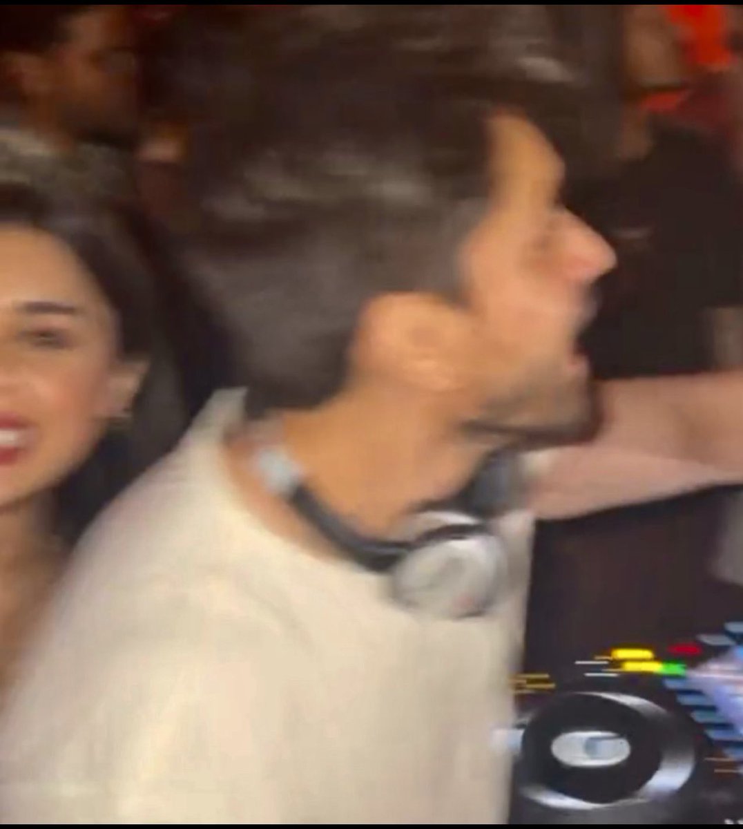 PIKKACHUU1 tweet media