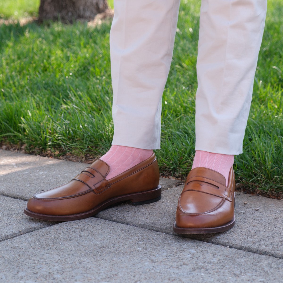 DapperClassics's tweet image. Who says solids can't be fun? #FunSocksFriday dapperclassics.com/search?q=solid… #dapperclassics #madeinusa #menswear #socks