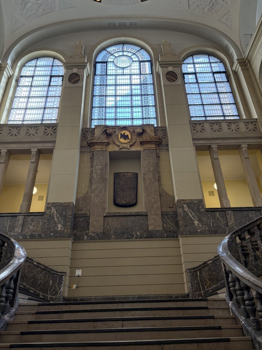 MediaCoaching's tweet image. Some days hold beautiful workspaces. Like today. 😇 #stage #keynote #communication