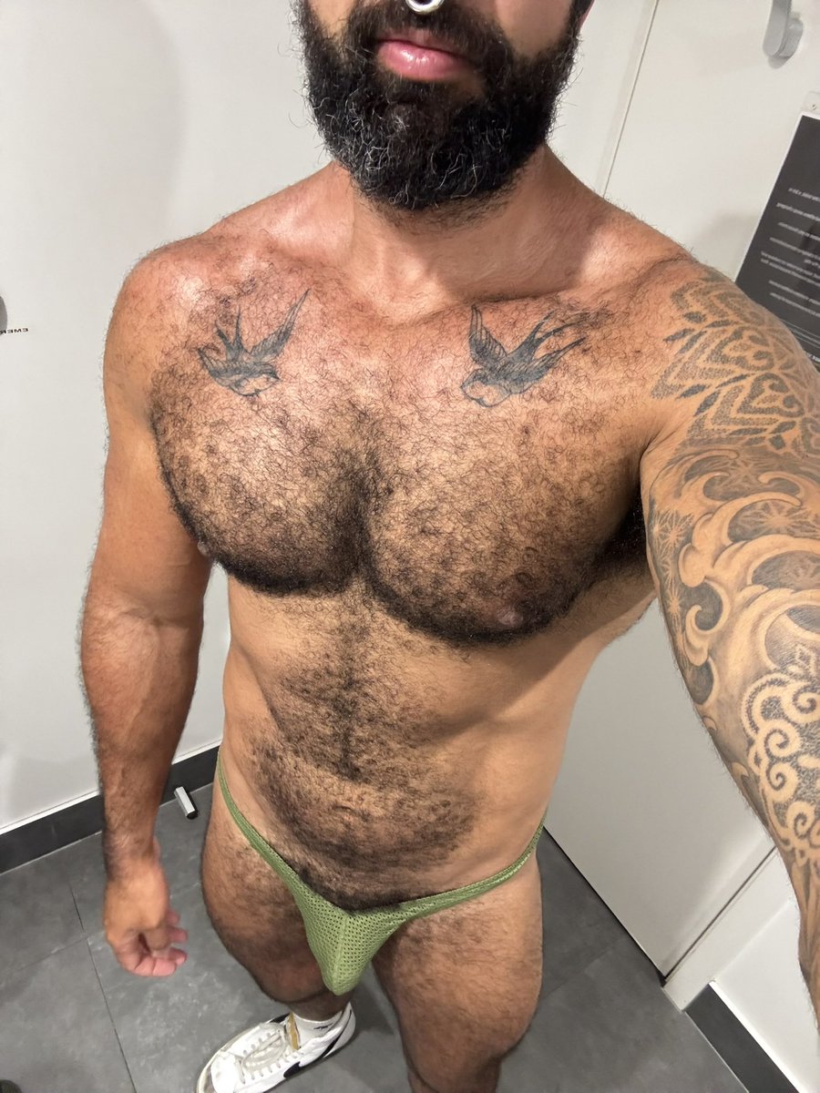 GrowingGorillax's tweet photo. Love a thong on a Friday!! 😜😮‍💨

@ToppedToys 

#gaydaddy #toppedtoys #thong #sweaty #hairydaddy #muscular https://t.co/rO2UiJIVq5